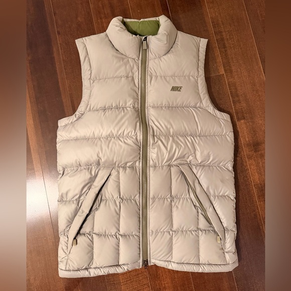 Nike Puffer Vest - Picture 1 of 3
